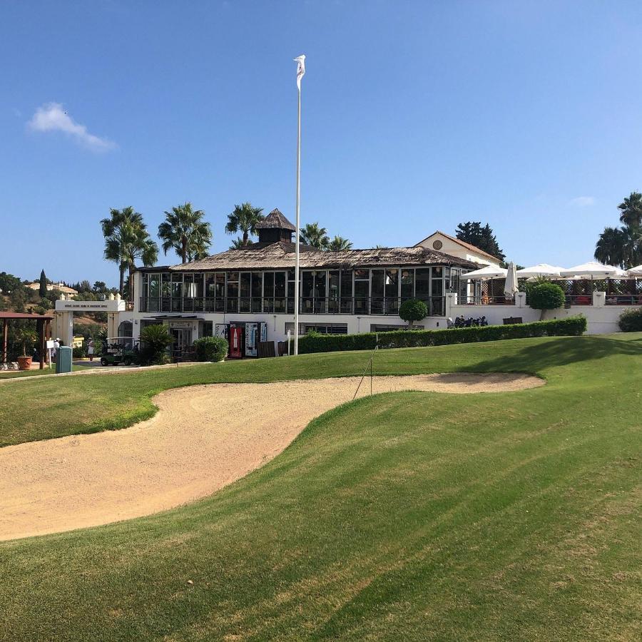 Ample Luxury Apart Fancy Marbella Golf & Padel Bagian luar foto