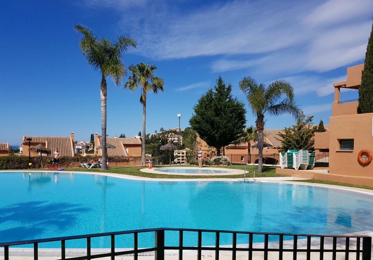 Ample Luxury Apart Fancy Marbella Golf & Padel Bagian luar foto