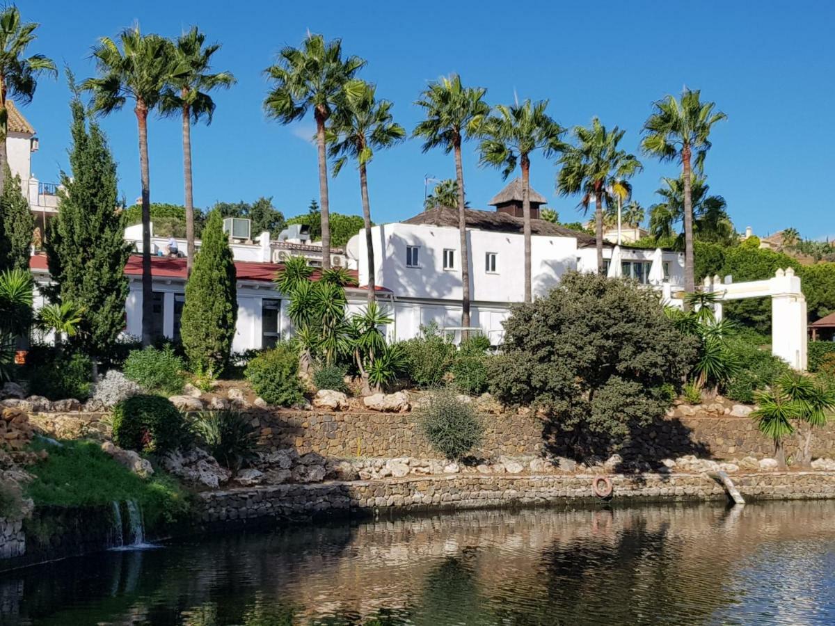 Ample Luxury Apart Fancy Marbella Golf & Padel Bagian luar foto