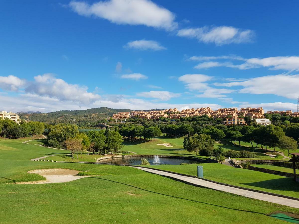 Ample Luxury Apart Fancy Marbella Golf & Padel Bagian luar foto